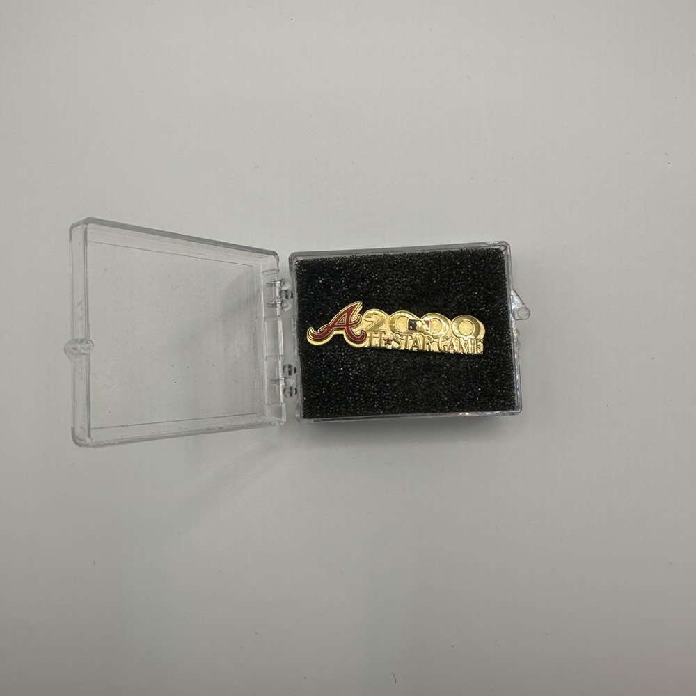 VINTAGE 2000 MLB BASEBALL ALL STAR GAME PRESS PIN With Case - ATLANTA BRAVES